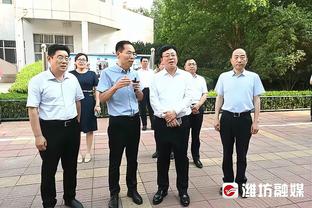 法国队祝坎特33岁生日快乐：还有什么比坎特的笑容更美丽呢？